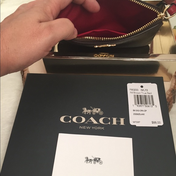 COACH Wristlet 🆕 - Picture 4 of 7